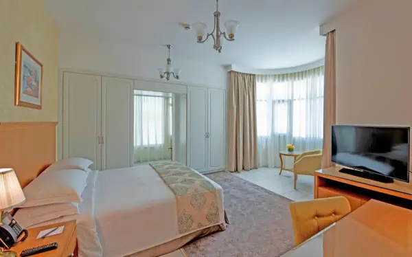 Roda Al Murooj Residences Main image